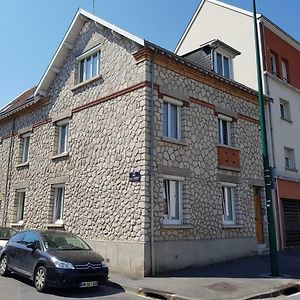 Appartement à 2 Chambres à Coucher