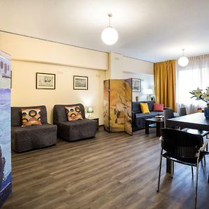 Exceptionally Located Apartment In Plaka For 6 Ppl