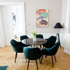 Studio Apartments Urania - Mai'S Apartments