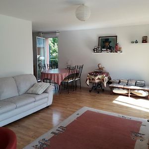 Appartement à 2 Chambres à Coucher