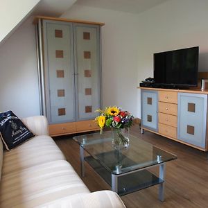 Appartement à 2 Chambres à Coucher au Deuxième Étage