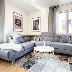 Appartement à 2 Chambres à Coucher
