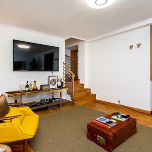 The Explorers Home - Sunny Stylish Family-Friendly Apartment
