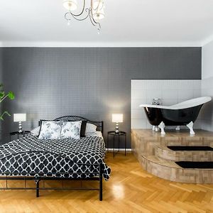 Clicktheflat Apartment Chmielna 7