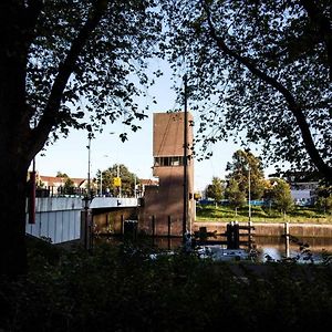 Sweets - Gerben Wagenaarbrug