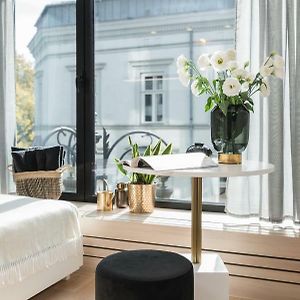 White Room Pilsudskiego 1