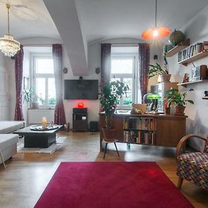 Victoria Design Stays - Apartment Rehorova