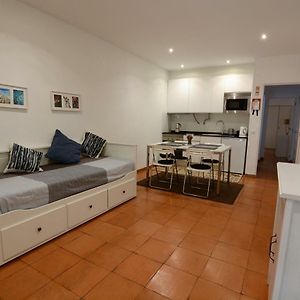 Charmosous Flat