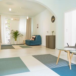 Spacious & Quiet - City Center - 2Br Apartment