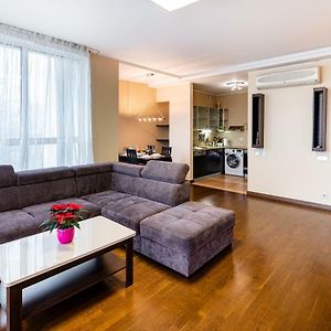 Appartement à 2 Chambres à Coucher