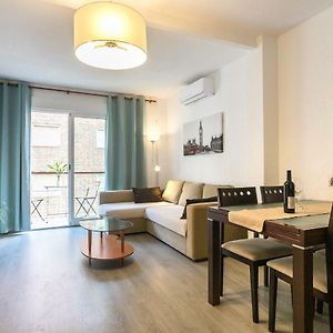 Appartement à 3 Chambres à Coucher