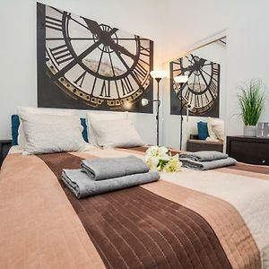 Timeless Apartment With Free Private Parking