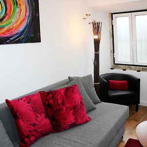 * 5 Star Apartment In Historic District * Walk 2 Alfama!