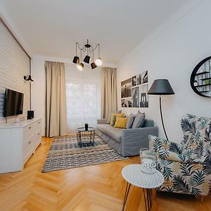 Appartement à 2 Chambres à Coucher