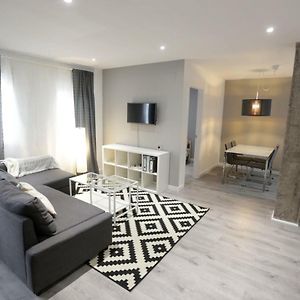 Brand New Charming Apartment Next To The River