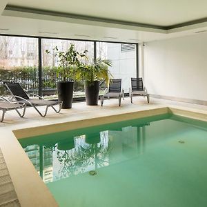 Skyscraper Riverview Lisbon With Indoor Pool