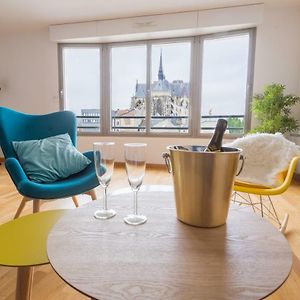 Appartement de Luxe à 2 Chambres à Coucher
