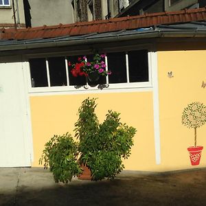 Chambre chez l'habitant sur petite place