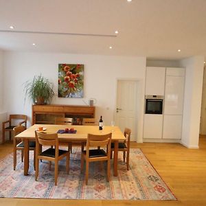 Appartement à 3 Chambres à Coucher