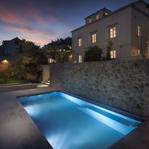 Villa de Luxe