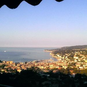 T2 à Cassis vue mer de rêve