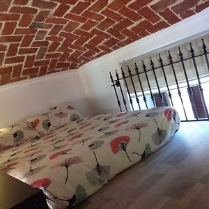 900 Meters From Metro&Station Ceva Studio