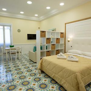 La Corte Dei Borboni By Dimorra