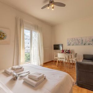 Top Sightseeing 3Rd Floor Studio On A Paved Road!