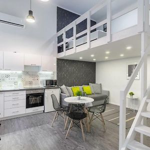 Appartement à 2 Chambres à Coucher