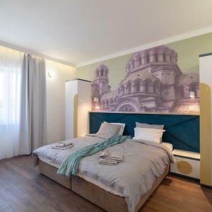 Vitosha Blvd 3-Bedroom, 2-Bathroom Lux Suite