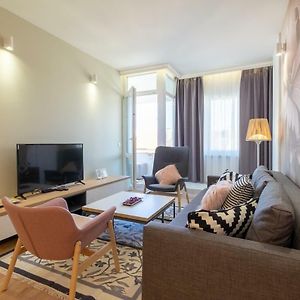 Vitosha Blvd Luxury 2-Bedroom, 2-Bathroom With Balcony