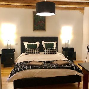 Appartement à 2 Chambres à Coucher au Premier Étage