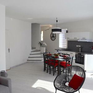 Appartement à 2 Chambres à Coucher