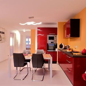 Appartement à 2 Chambres à Coucher