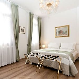 Appartement à 3 Chambres à Coucher
