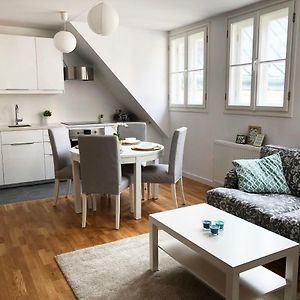 Appartement à 2 Chambres à Coucher