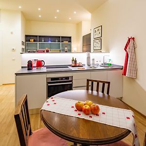La Casa Colorata - Flats In Milan - Bocconi