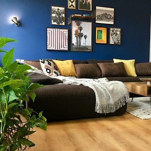 Blu Apartment In Old Town