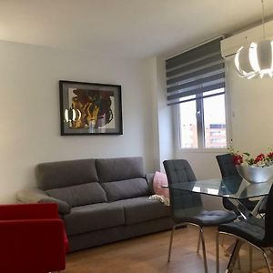 Appartement à 3 Chambres à Coucher