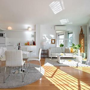 Betis Deluxe Central Apartment