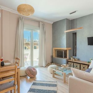 100M2 Luxury Apartment In The Heart Of Athens - Living Stone Emerald