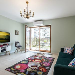 Folk Apartment