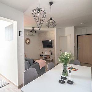 Lukas Central Apartment - Digital Nomads Friendly
