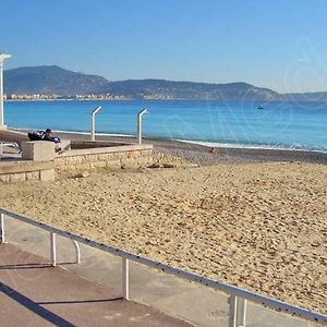 Appartement F2 à 50 m de la plage