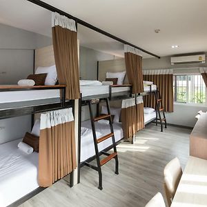 Chambre Juste Pour Hommes Dortoir