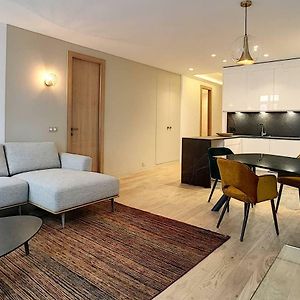 Appartement à 3 Chambres à Coucher