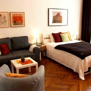 Cosy Appartement Close To City