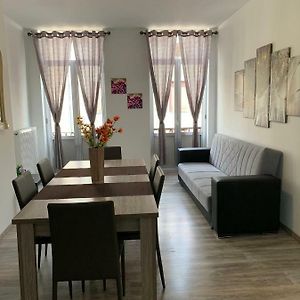 Appartement à 3 Chambres à Coucher
