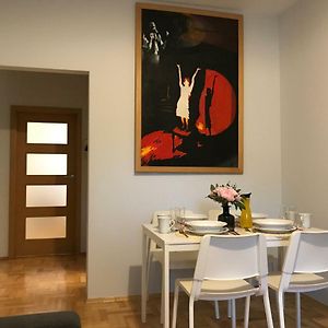 Rent0Nline Hoza Apartment Center Metro