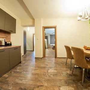 Appartement à 2 Chambres à Coucher